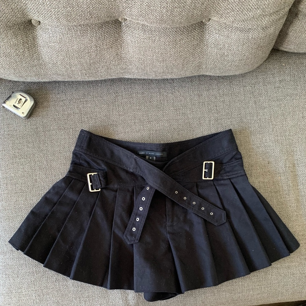Marc by Marc Jacobs shorts - size 6  -100% Cotton.